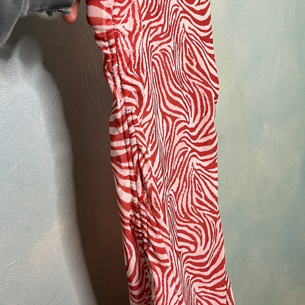 Patterned Beach Cover Up - Picture 2 of 3
